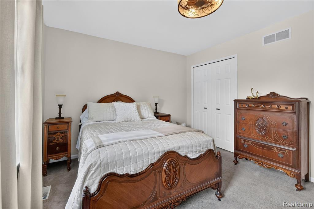 2333 Sandlewood Drive, White Lake, MI 48383 — Photo 38