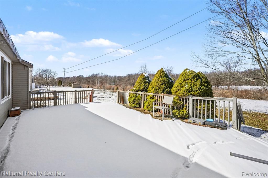 2510 Wenona Drive, Wixom, MI 48393 — Photo 16