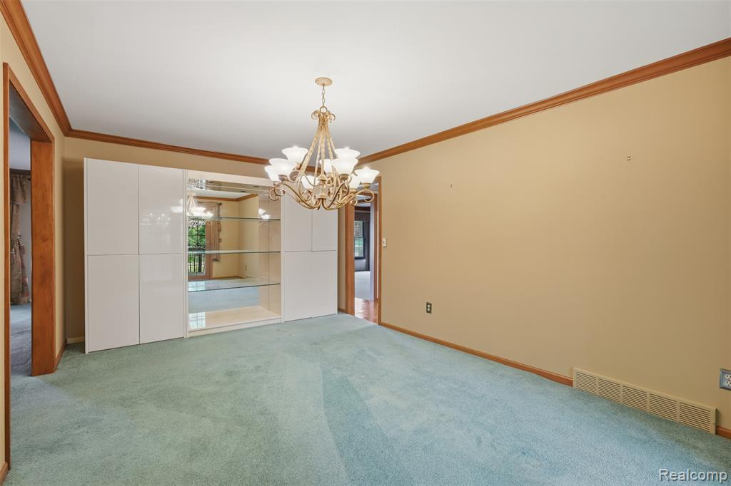 9277 Burning Tree Drive, Grand Blanc, MI 48439 — Photo 11