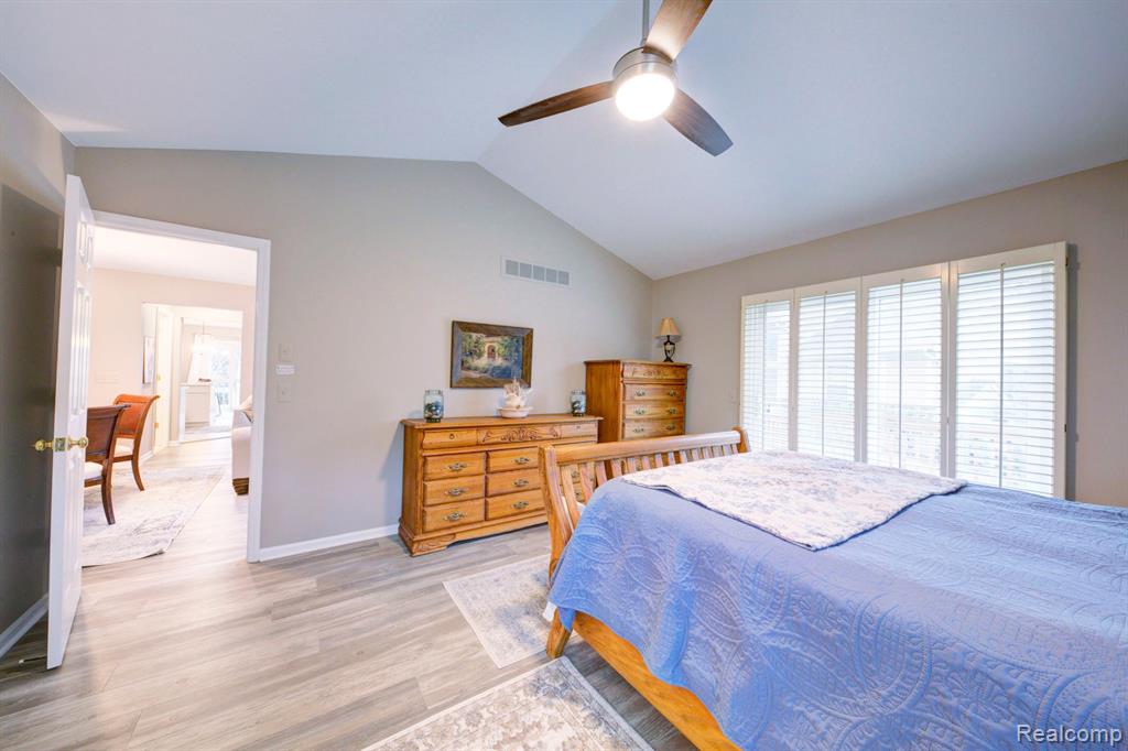 9329 EASTWIND Drive, Livonia, MI 48150 — Photo 25