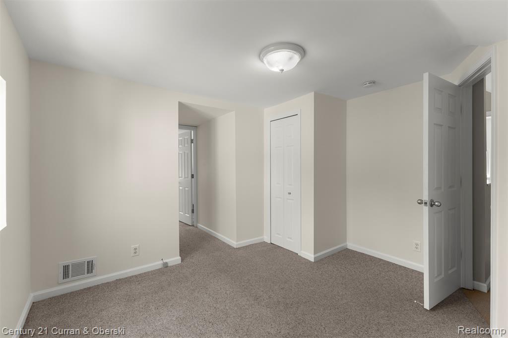 6905 N Beech Daly Road, Dearborn Heights, MI 48127 — Photo 22