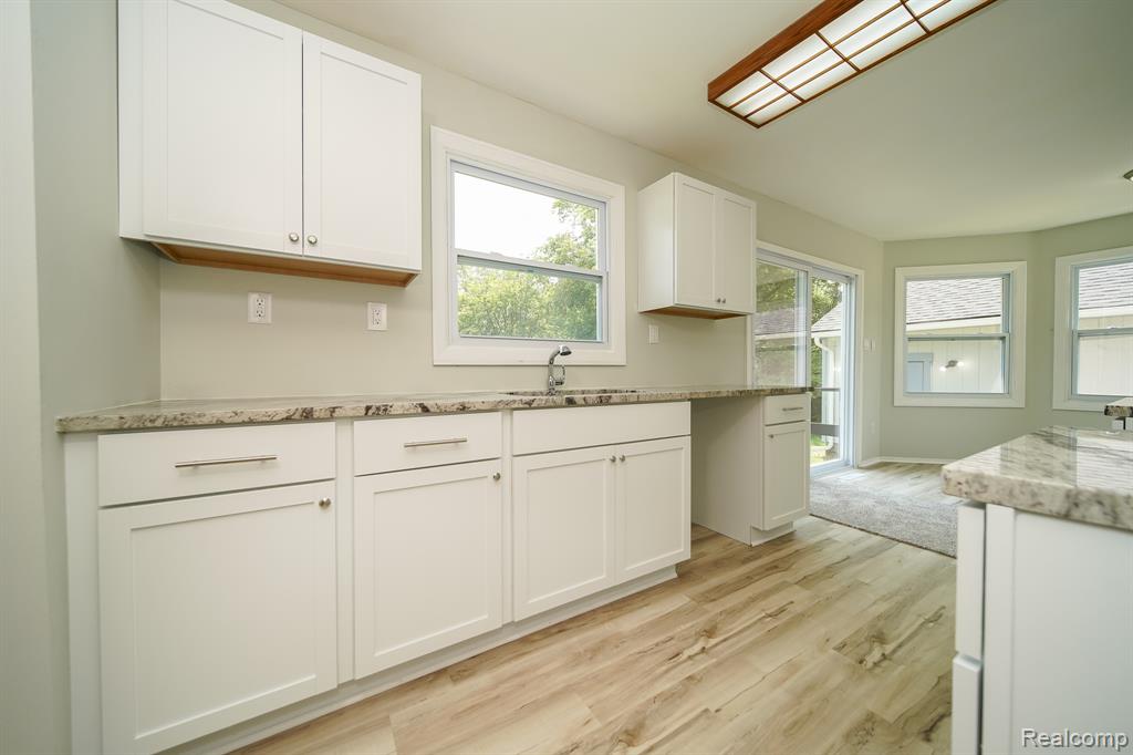 4865 Huston Drive, Lake Orion, MI — Photo 13