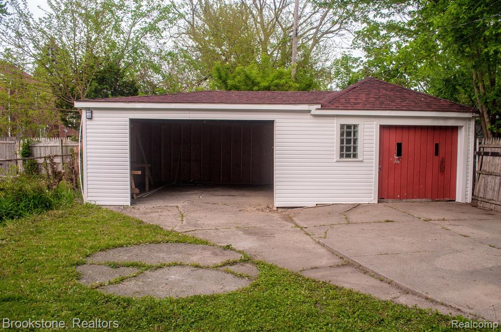 5790 LAKEPOINTE Street, Detroit, MI 48224 — Photo 22