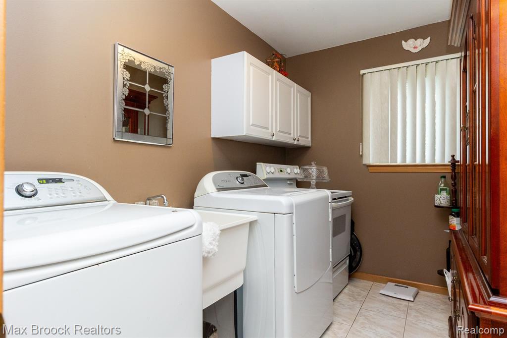 50592 MURRAY Drive, Macomb, MI 48044 — Photo 32