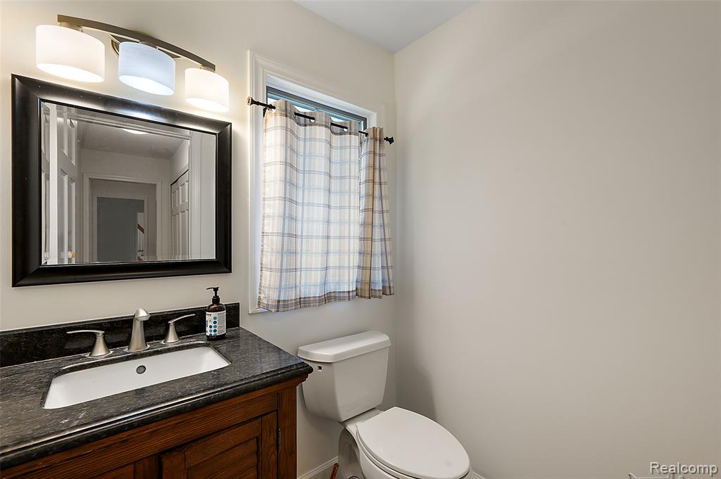 5353 W Bloomfield Lake Road, West Bloomfield, MI 48323 — Photo 16