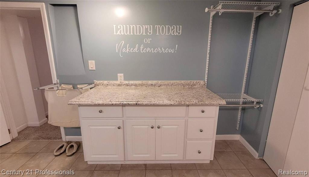 575 Troyvally Street, Troy, MI 48098 — Photo 36