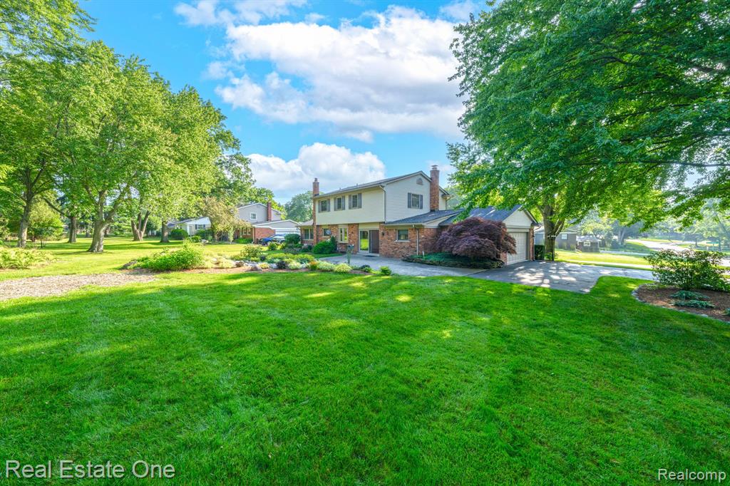 563 MILLSTONE Drive, Rochester Hills, MI 48309 — Photo 12