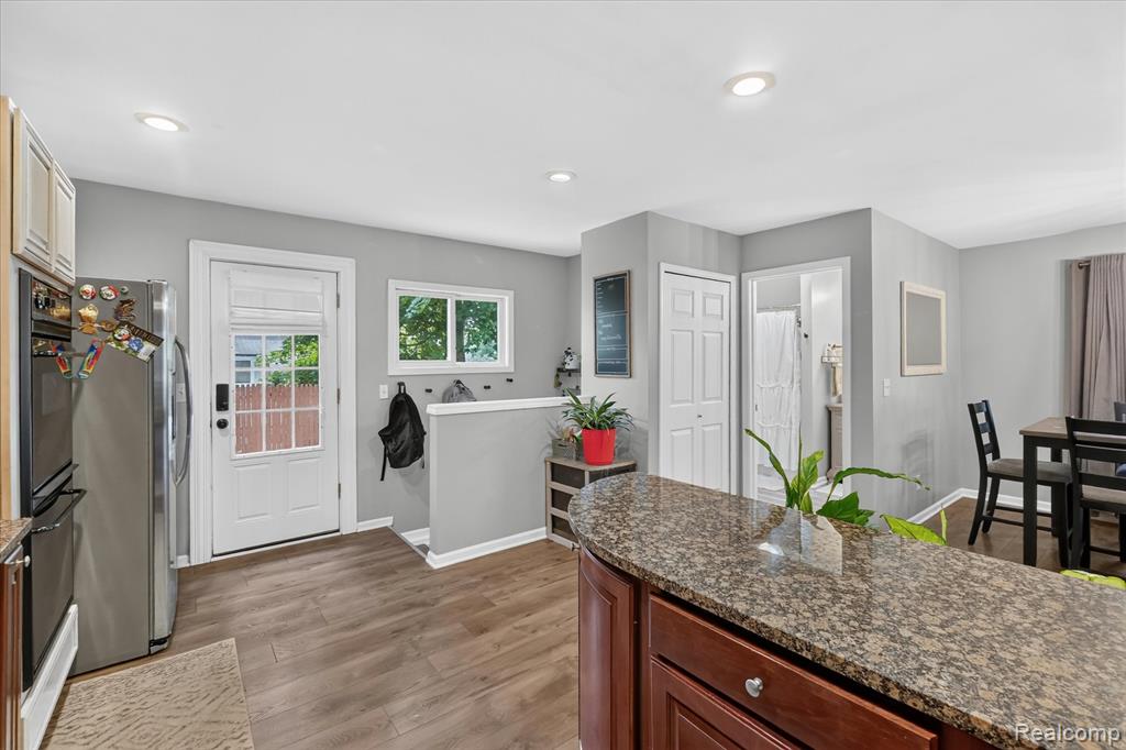 9115 Maplewood Drive, White Lake, MI — Photo 17