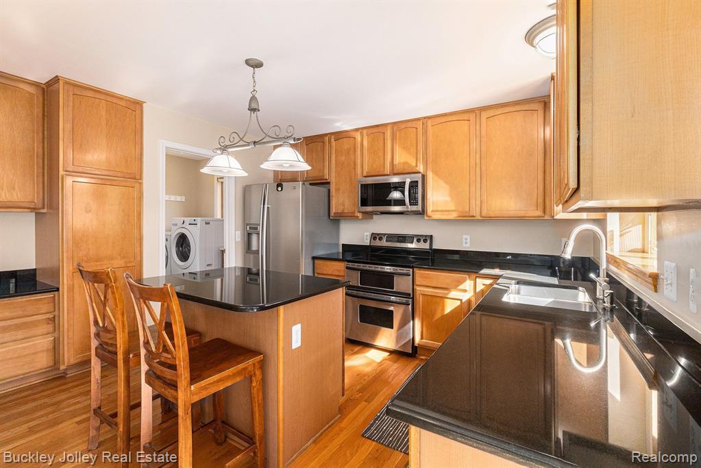 8537 SADDLEWOOD Drive, Brighton, MI 48116 — Photo 3