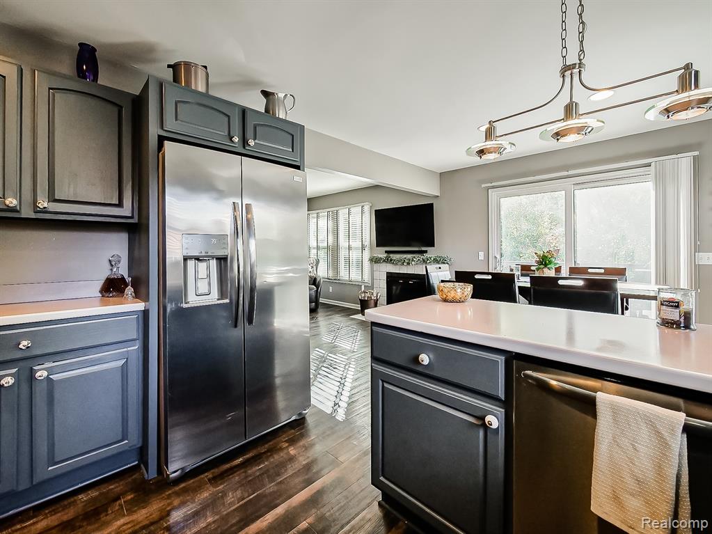 5570 Wildrose Avenue, West Bloomfield, MI — Photo 3