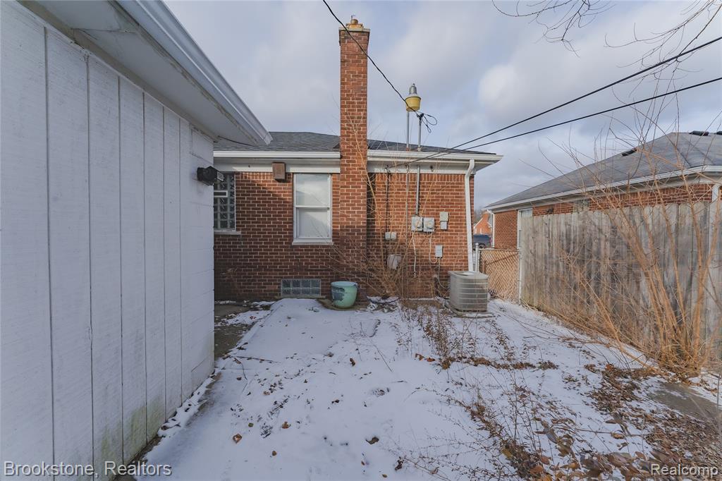 17006 Juliana Avenue, Eastpointe, MI 48021 — Photo 28