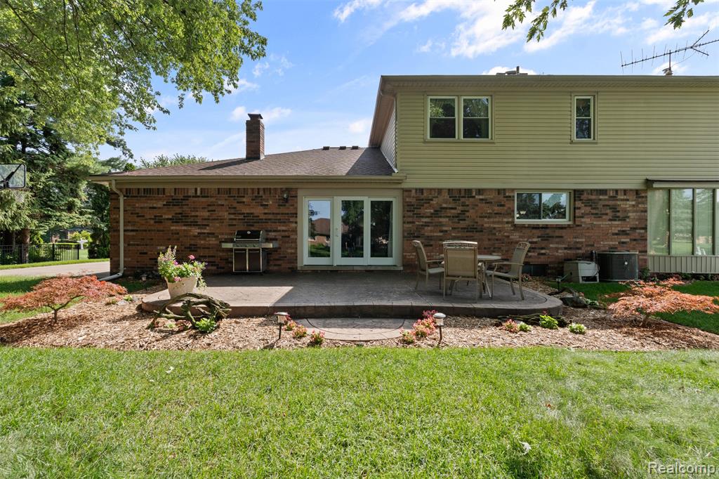 46959 Spruce Drive, Shelby Twp, MI 48315 — Photo 37