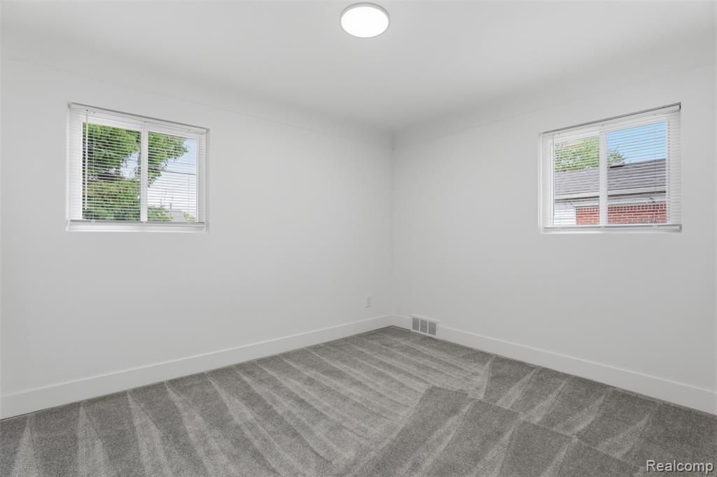 18001 Elizabeth Street, Roseville, MI 48066 — Photo 20