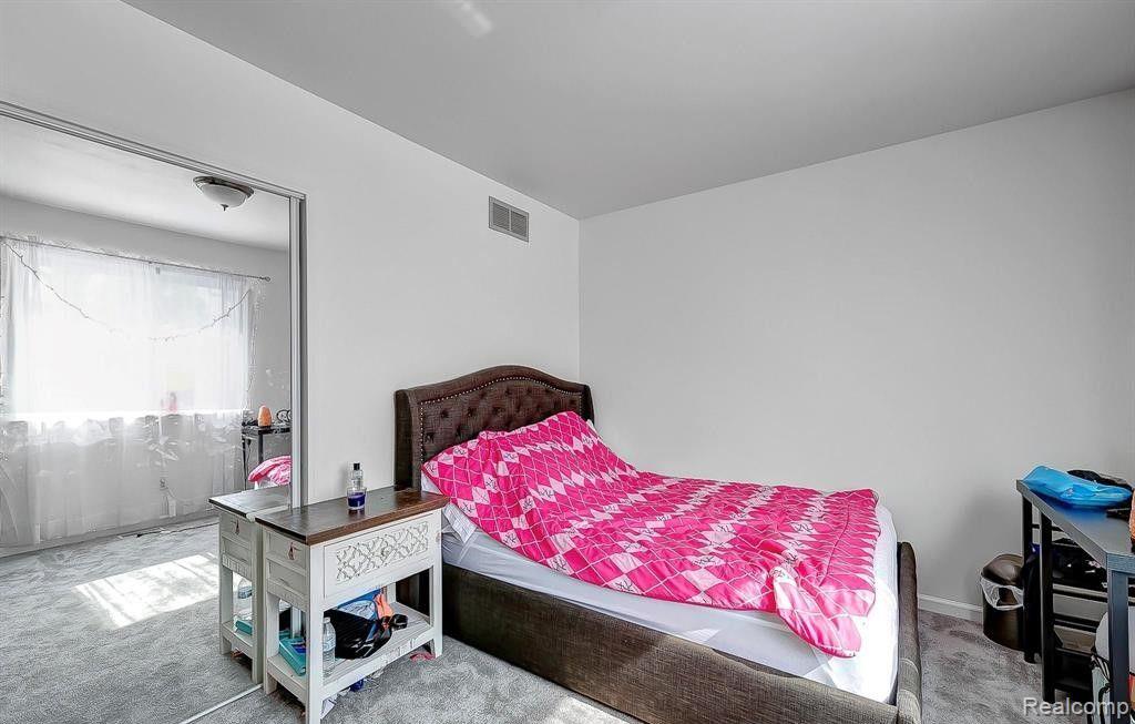 5642 Weddell Street, Dearborn Heights, MI 48125 — Photo 14