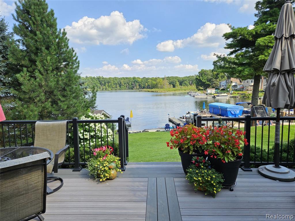 1325 Beach Drive, Orion, MI — Photo 3