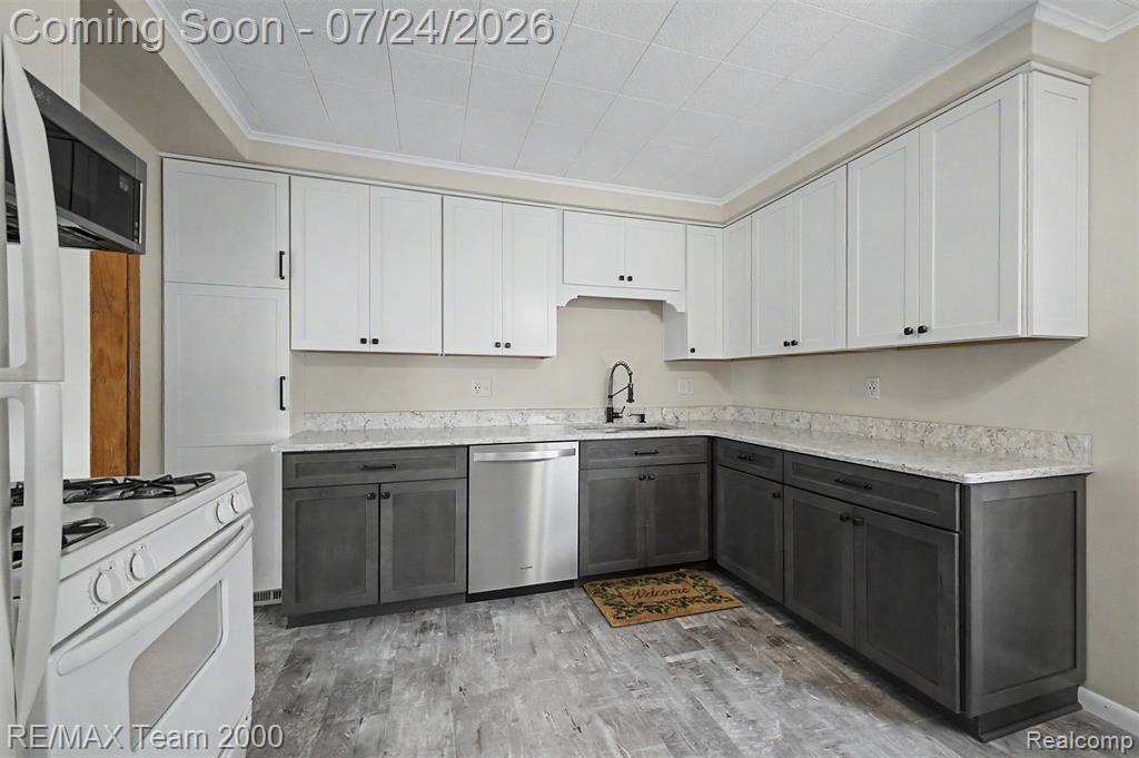 447 Gilman Street, Garden City, MI — Photo 15
