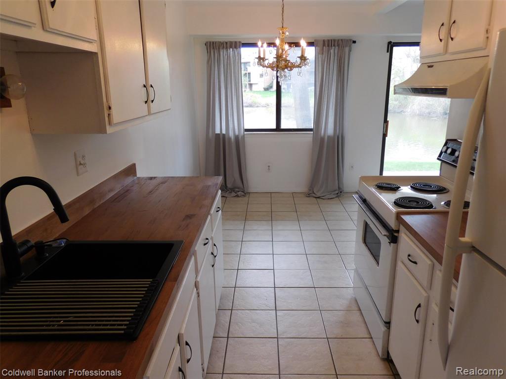 3915 Lone Pine Road, 100, West Bloomfield, MI 48323 — Photo 14