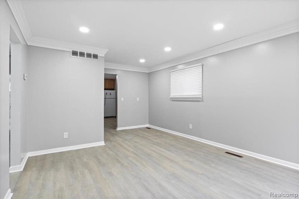 4984 Huron Street, Dearborn Heights, MI 48125 — Photo 11