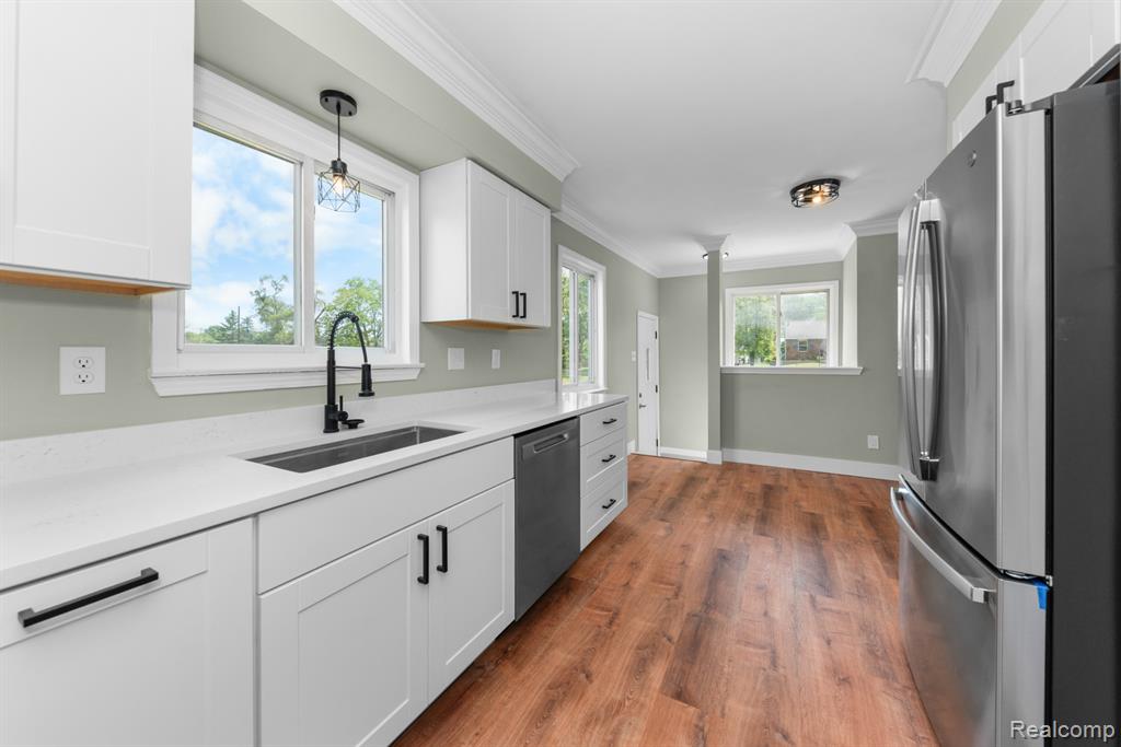 560 McMunn Street, South Lyon, MI 48178 — Photo 10