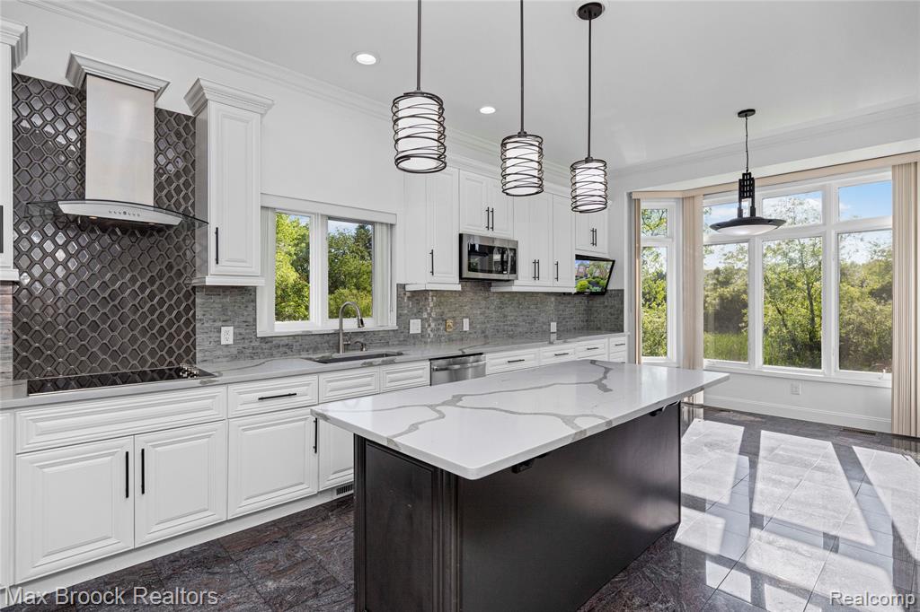 6664 Apple Blossom Trail, West Bloomfield, MI — Photo 17