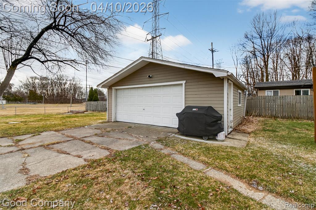 41036 Paign Drive, Sterling Heights, MI 48313 — Photo 36