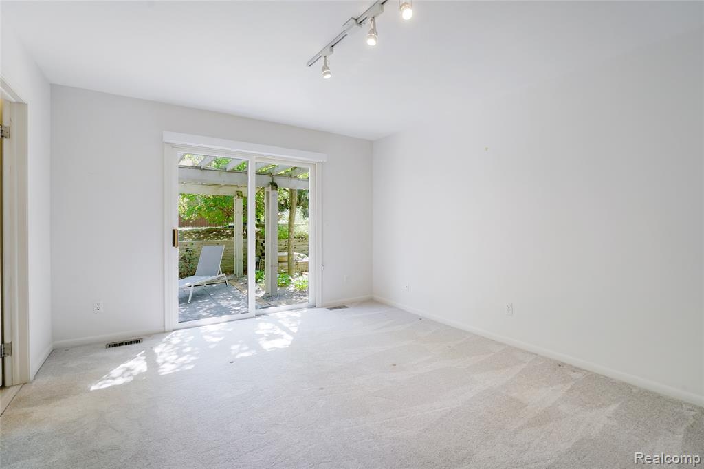 5105 Wah Ta Wah Drive, Clarkston, MI 48348 — Photo 13