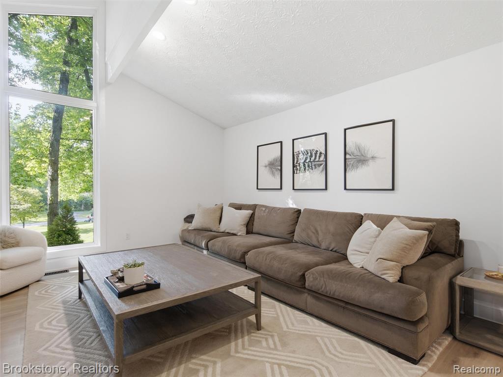 7450 Deerhill Drive, Clarkston, MI — Photo 24