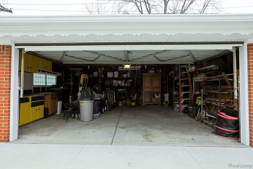 24636 Almond Avenue, Eastpointe, MI 48021 — Photo 41