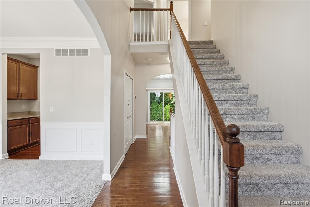 26978 Maxwell Court, Novi, MI — Photo 3