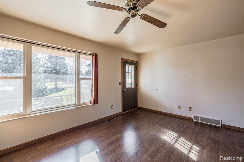 7283 Vanderploeg Lane, Imlay City, MI 48444 — Photo 6