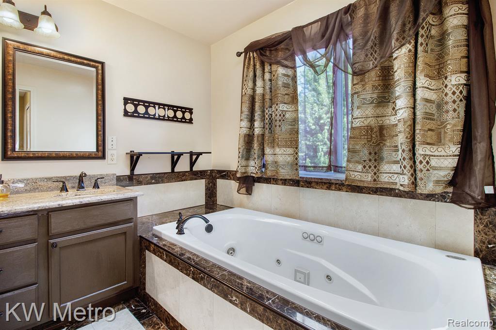 19298 Mitchell Street, Rockwood, MI — Photo 36