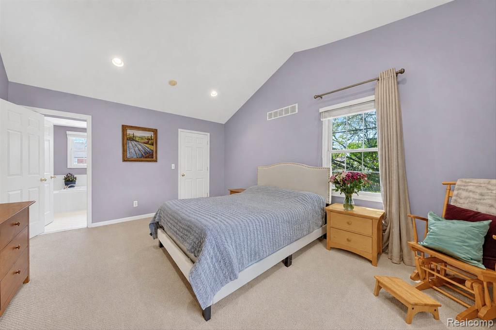 1112 Vernier Road, Grosse Pointe Woods, MI 48236 — Photo 31