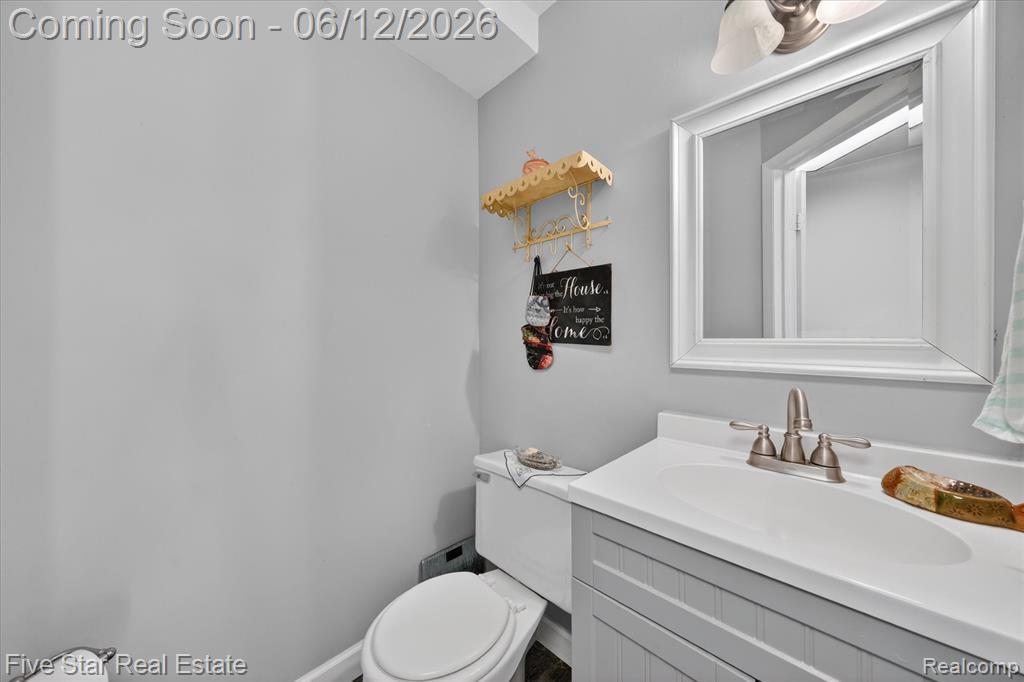 82 E Hurst Drive, Troy, MI 48085 — Photo 21