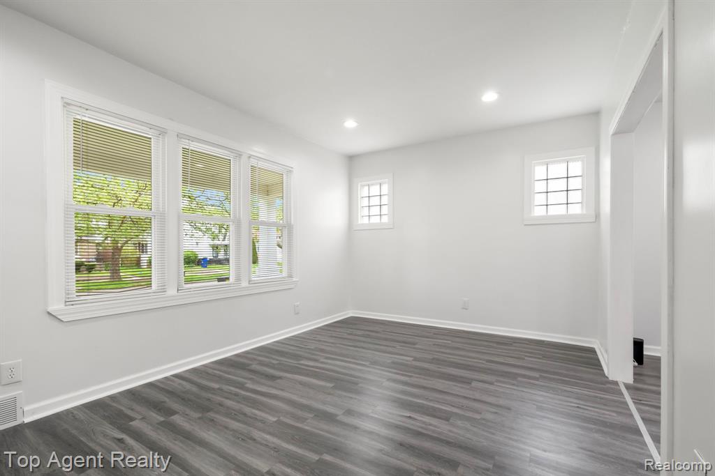19164 Riopelle Street, Highland Park, MI 48203 — Photo 9
