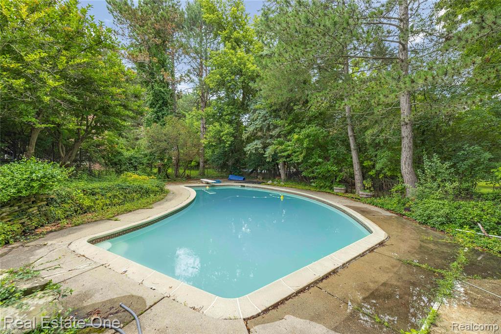 4279 Pine Lane, West Bloomfield, MI 48323 — Photo 29