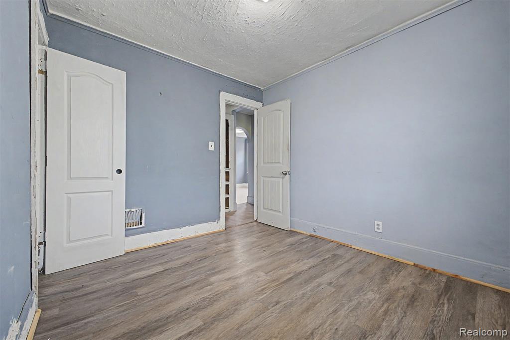 9275 Appoline Street, Detroit, MI 48228 — Photo 37