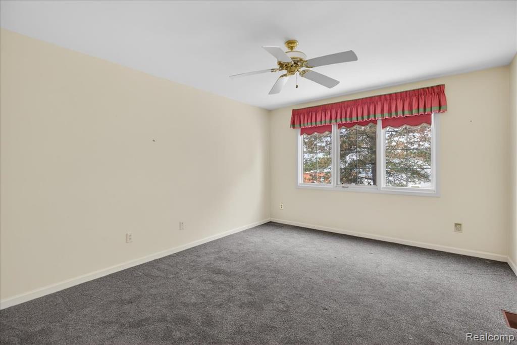 42689 Jason Court, 107, Sterling Heights, MI 48313 — Photo 35