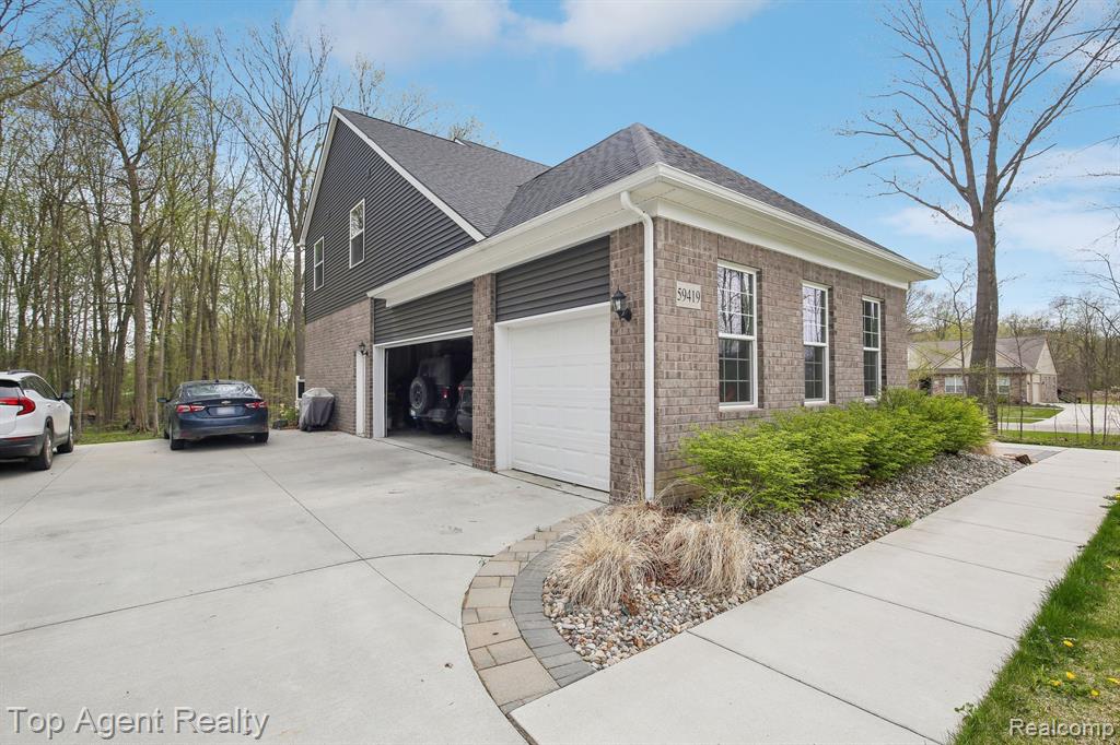 59419 DEER HAVEN Drive, South Lyon, MI 48178 — Photo 36