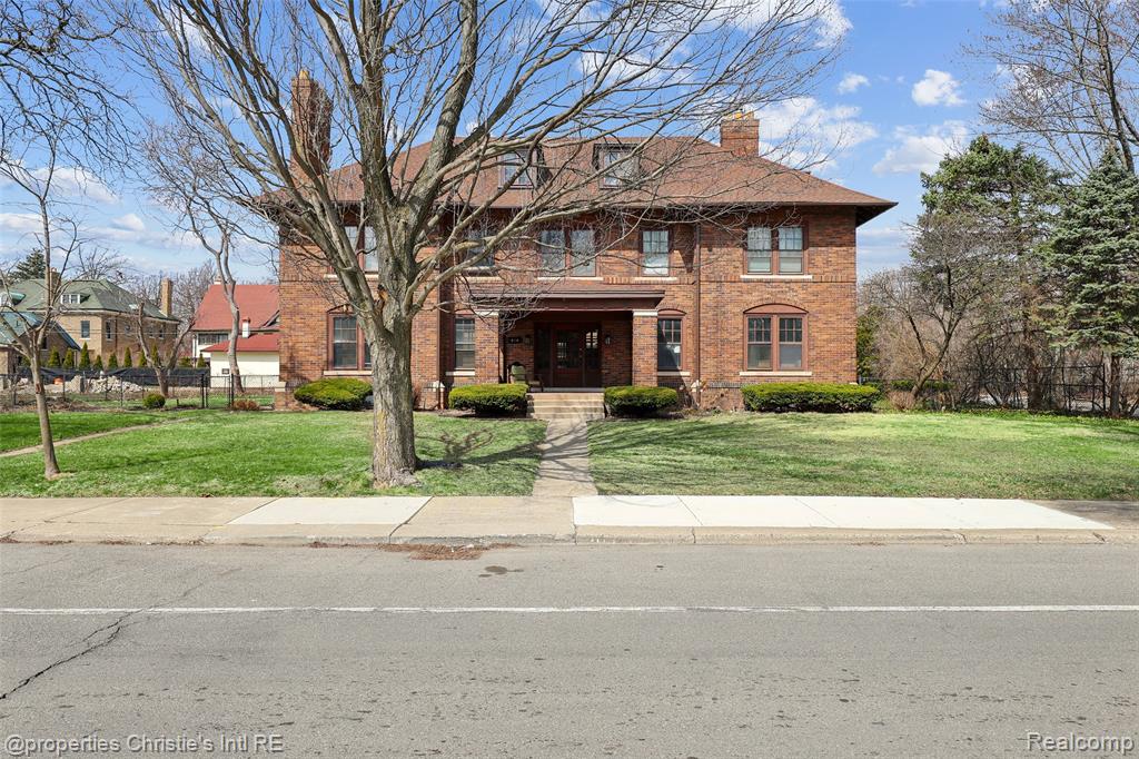 610 Chicago Boulevard, Detroit, MI 48202 — front exterior