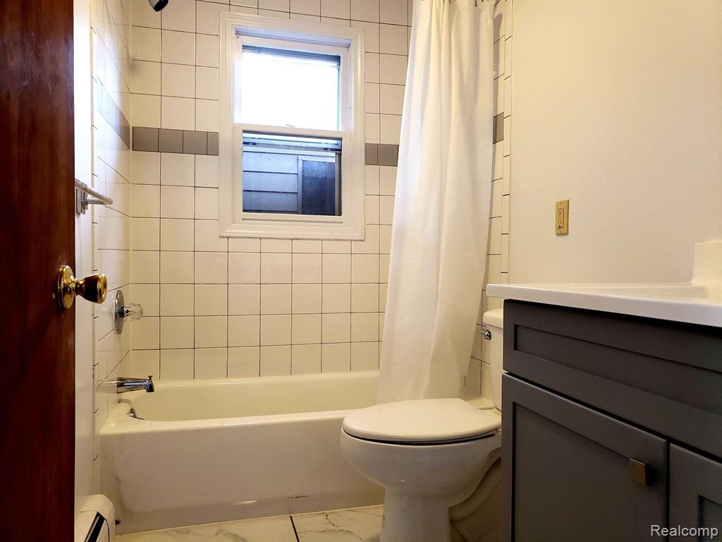 905 W 1ST Street, Tawas City, MI 48763 — Photo 10