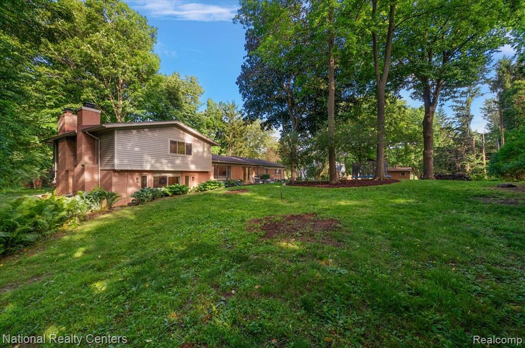 21201 E Chigwidden Street, Northville, MI 48167 — Photo 53