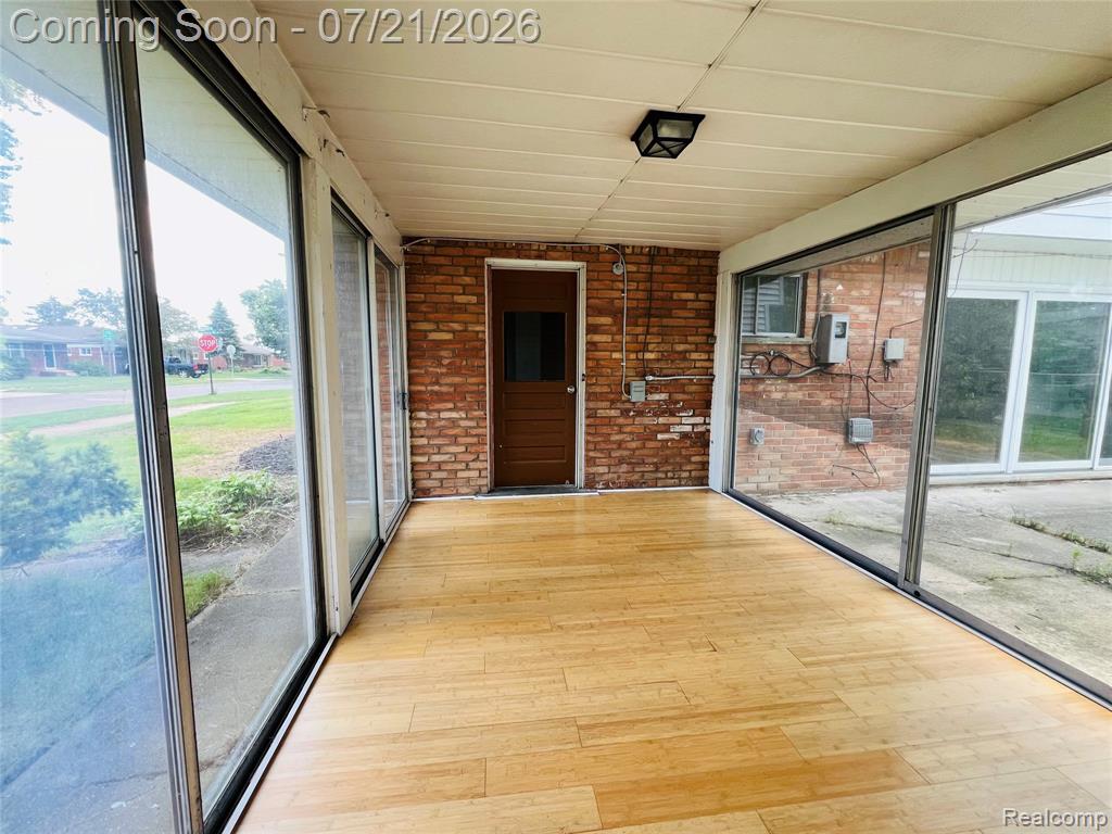 747 JAMAICA Drive, Troy, MI 48083 — Photo 25