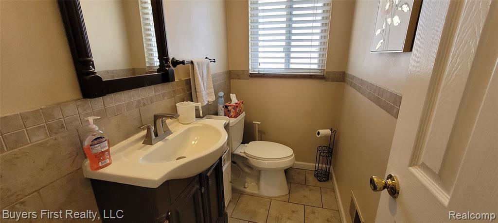 24641 Church Street, Oak Park, MI 48237 — Photo 20