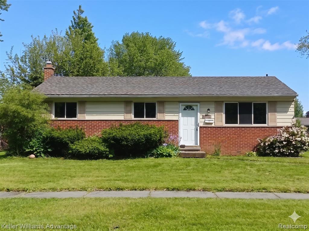 15587 Oakbrook Street, Romulus, MI 48174