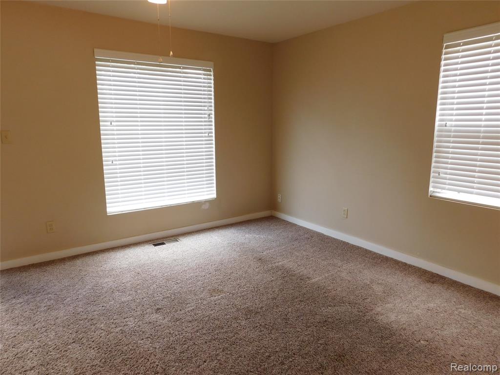 87 E DALLAS Avenue, Madison Heights, MI 48071 — Photo 9