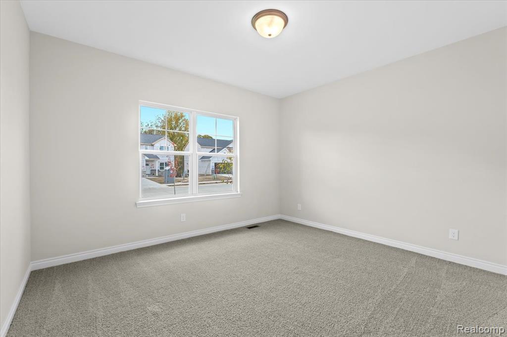 565 Jubilee Drive, Whitmore Lake, MI 48189 — Photo 12