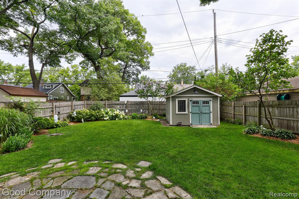 714 W HAZELHURST Street, Ferndale, MI 48220 — Photo 36