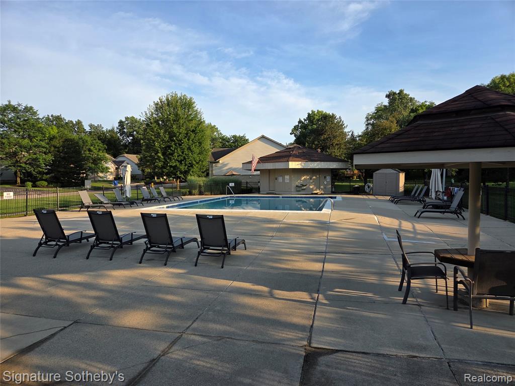 5274 Simpson Lake Road, West Bloomfield, MI 48323 — Photo 43