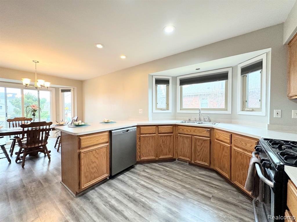 54795 BRADSHAW Drive, New Baltimore, MI 48047 — Photo 13