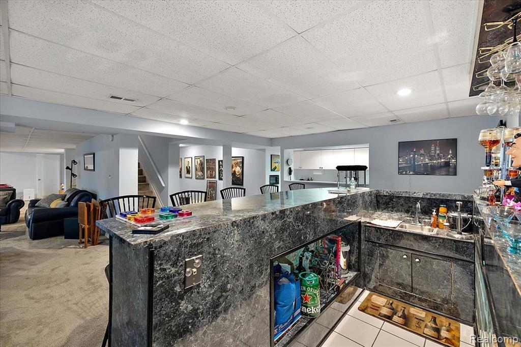6988 LAKEMONT Circle, West Bloomfield, MI 48323 — Photo 47